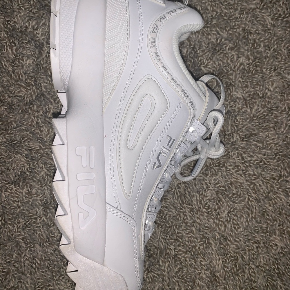 Filas size 8 women’s (worn once or twice)🤩🤩